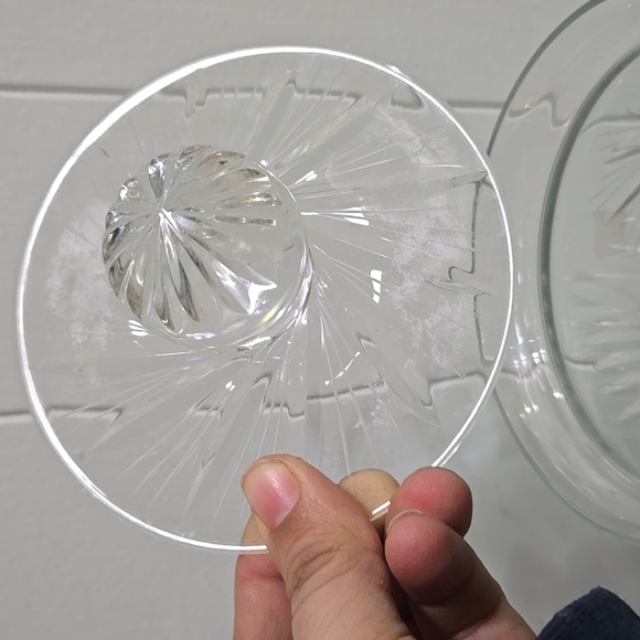 Elegant Crystal Jar with Lid - Picture 5 of 8